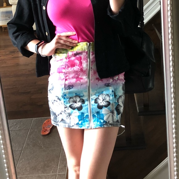 Floral skirt - Picture 2 of 2